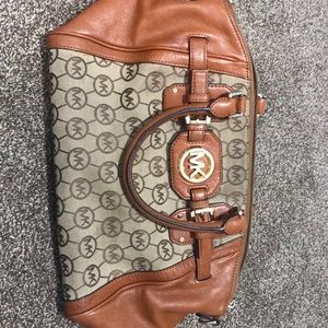 Micheal kors purse